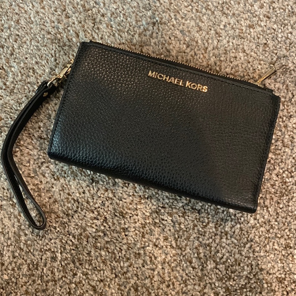 Michael Kors wristlet